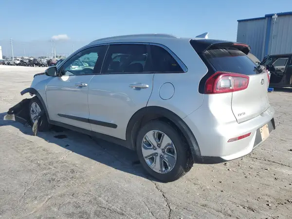 KNDCB3LC9K5235713 2019 KIA NIRO - Image 2