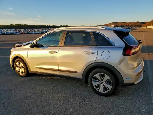 KNDCB3LC9K5236716 2019 KIA NIRO - Image 2