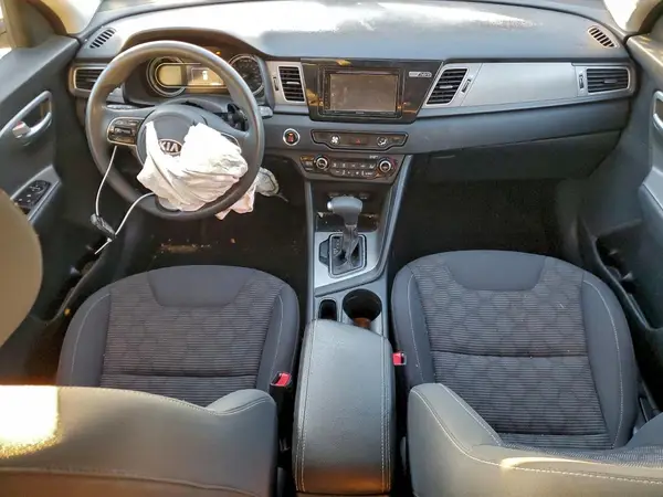 KNDCB3LC9K5236716 2019 KIA NIRO - Image 8