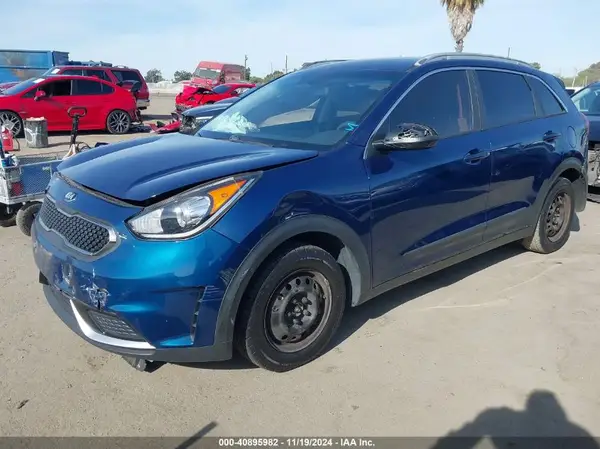 KNDCB3LC9K5242256 2019 KIA NIRO - Image 2