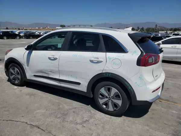 KNDCB3LC9K5243231 2019 KIA NIRO - Image 2