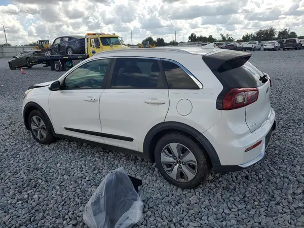 KNDCB3LC9K5250907 2019 KIA NIRO - Image 2