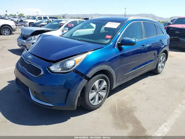 KNDCB3LC9K5252088 2019 KIA NIRO - Image 2
