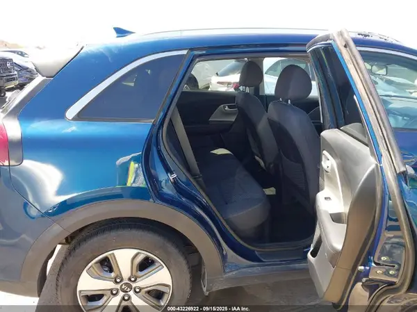 KNDCB3LC9K5252088 2019 KIA NIRO - Image 8