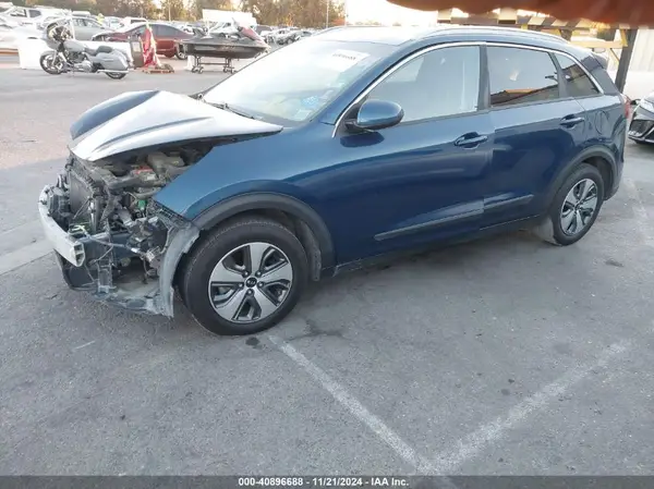 KNDCB3LC9K5257128 2019 KIA NIRO - Image 2