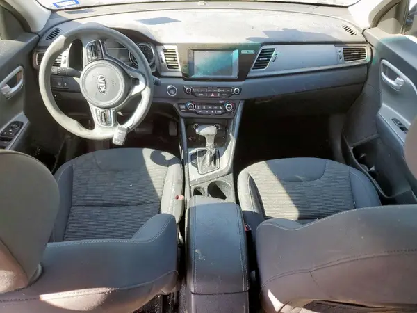 KNDCB3LC9K5260725 2019 KIA NIRO - Image 8