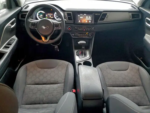 KNDCB3LC9K5264130 2019 KIA NIRO - Image 8
