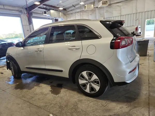 KNDCB3LC9K5296947 2019 KIA NIRO - Image 2