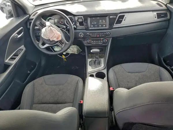 KNDCB3LC9K5305713 2019 KIA NIRO - Image 8