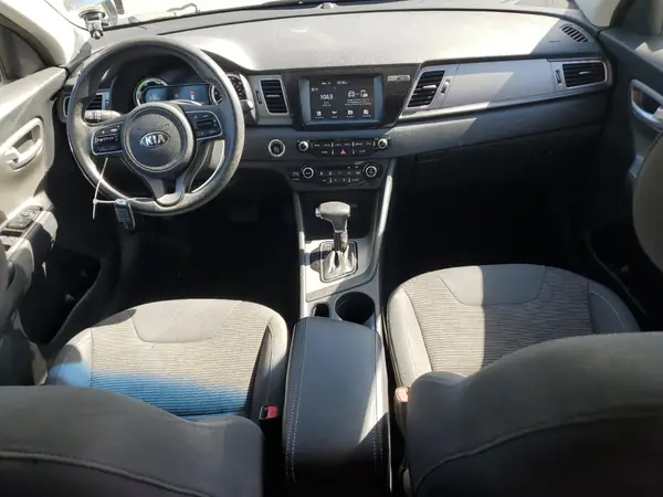 KNDCB3LC9K5305923 2019 KIA NIRO - Image 8