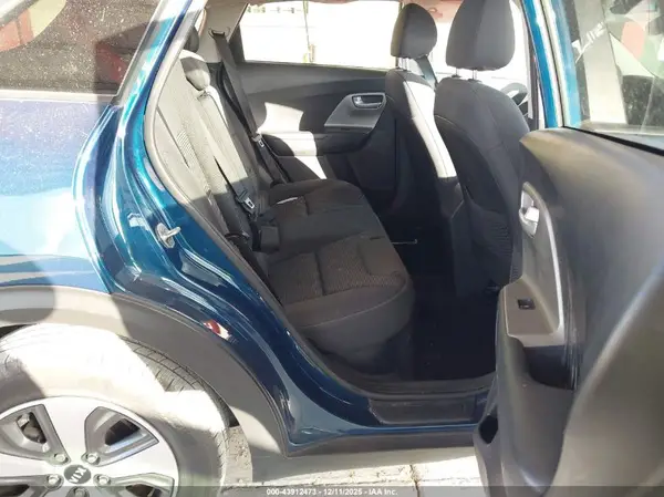 KNDCB3LC9K5310409 2019 KIA NIRO - Image 8