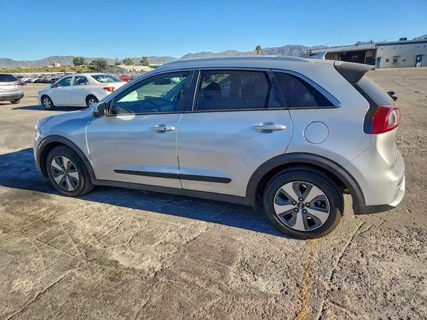 KNDCB3LC9K5326819 2019 KIA NIRO - Image 2
