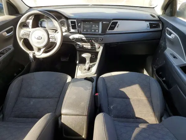 KNDCB3LC9K5334595 2019 KIA NIRO - Image 8