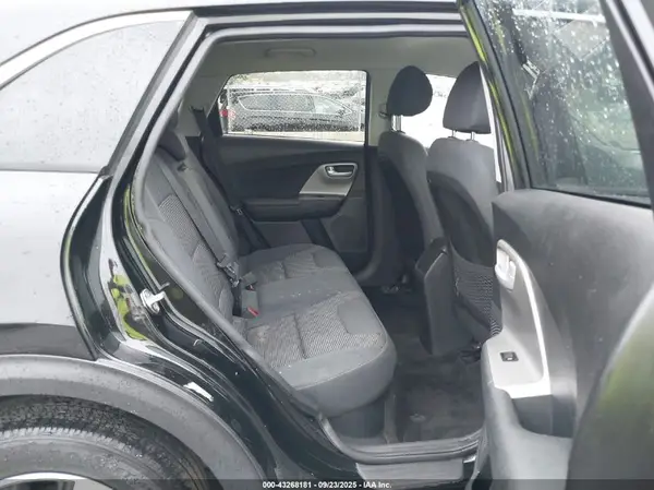 KNDCB3LC9K5338713 2019 KIA NIRO - Image 8