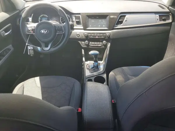 KNDCB3LC9K5352174 2019 KIA NIRO - Image 8