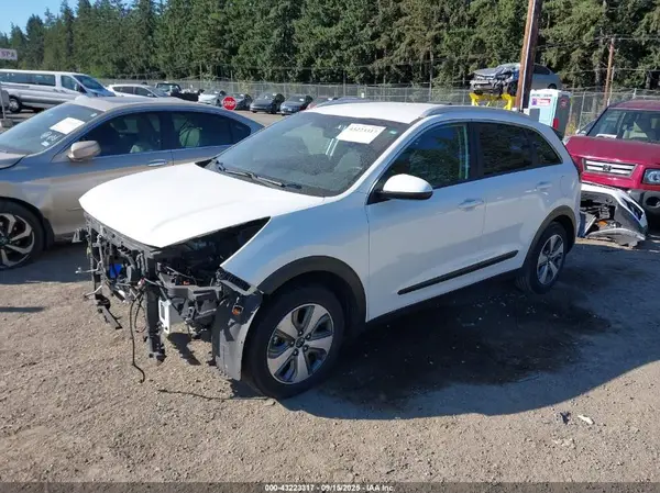 KNDCB3LC9L5368781 2020 KIA NIRO - Image 2