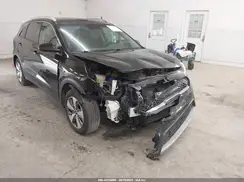 KNDCB3LC9L5370577 2020 KIA NIRO