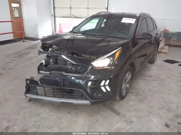 KNDCB3LC9L5370577 2020 KIA NIRO - Image 2