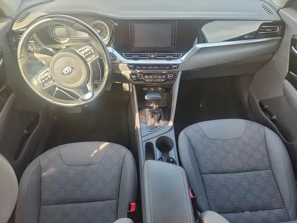 KNDCB3LC9L5382437 2020 KIA NIRO - Image 8