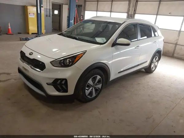 KNDCB3LC9L5422774 2020 KIA NIRO - Image 2