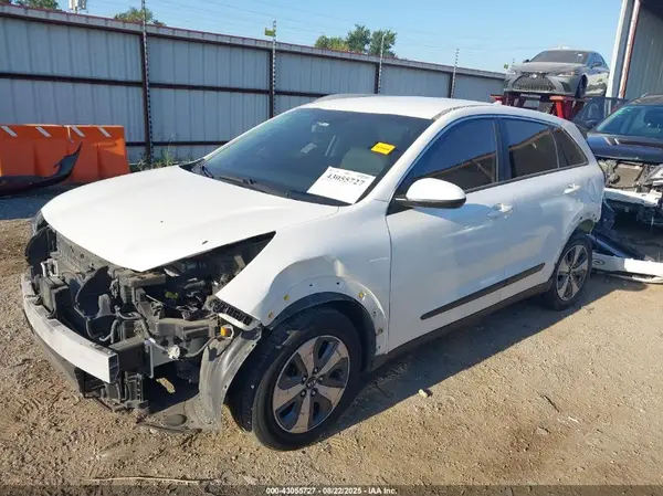KNDCB3LC9L5429286 2020 KIA NIRO - Image 2