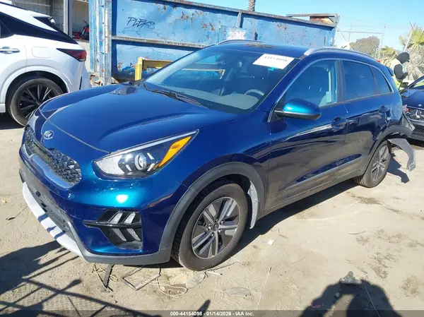 KNDCB3LC9L5443141 2020 KIA NIRO - Image 2