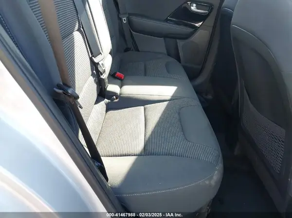 KNDCB3LC9M5467523 2021 KIA NIRO - Image 8