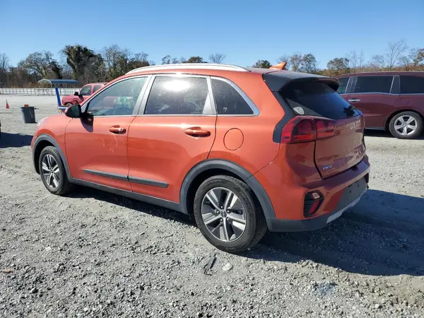 KNDCB3LC9N5509951 2022 KIA NIRO - Image 2