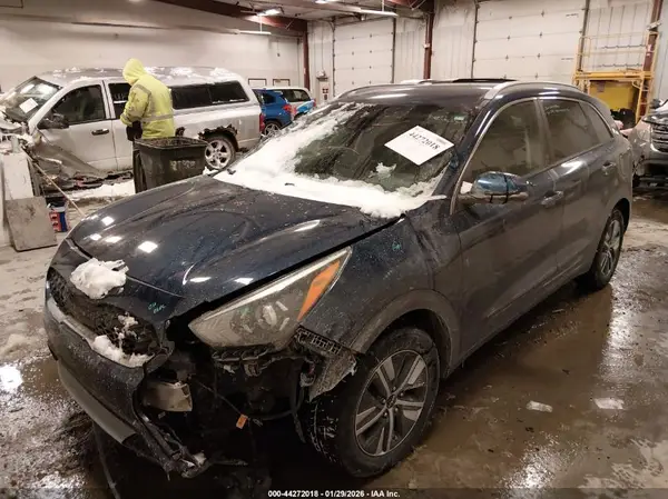 KNDCB3LC9N5533750 2022 KIA NIRO - Image 2