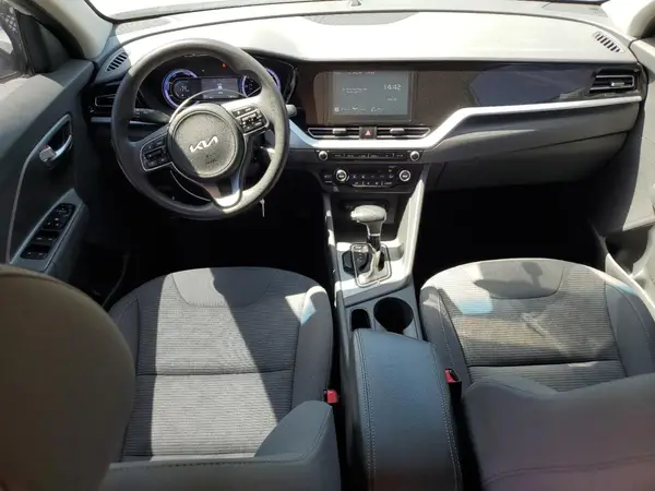 KNDCB3LC9N5534493 2022 KIA NIRO - Image 8
