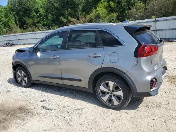 KNDCB3LC9N5535093 2022 KIA NIRO - Image 2