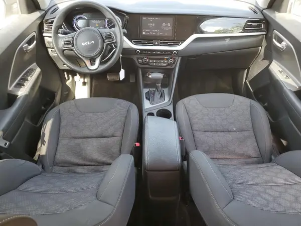 KNDCB3LC9N5535093 2022 KIA NIRO - Image 8