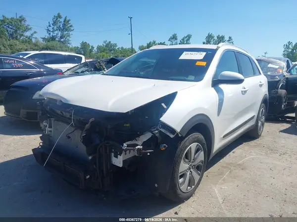 KNDCB3LC9N5535126 2022 KIA NIRO - Image 2