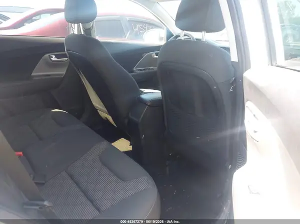 KNDCB3LC9N5535126 2022 KIA NIRO - Image 8