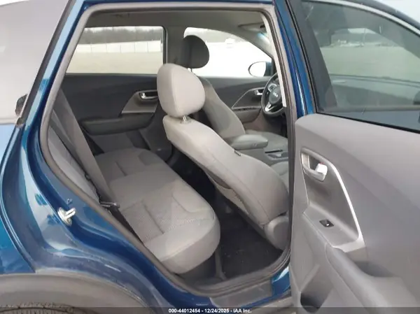 KNDCB3LC9N5538642 2022 KIA NIRO - Image 8