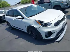 KNDCB3LC9N5547776 2022 KIA NIRO