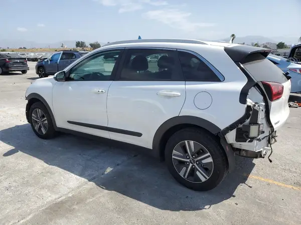 KNDCB3LC9N5547857 2022 KIA NIRO - Image 2