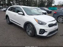 KNDCB3LC9N5549074 2022 KIA NIRO