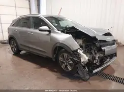 KNDCB3LC9N5549351 2022 KIA NIRO