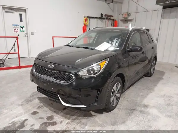 KNDCB3LCXH5042642 2017 KIA NIRO - Image 2