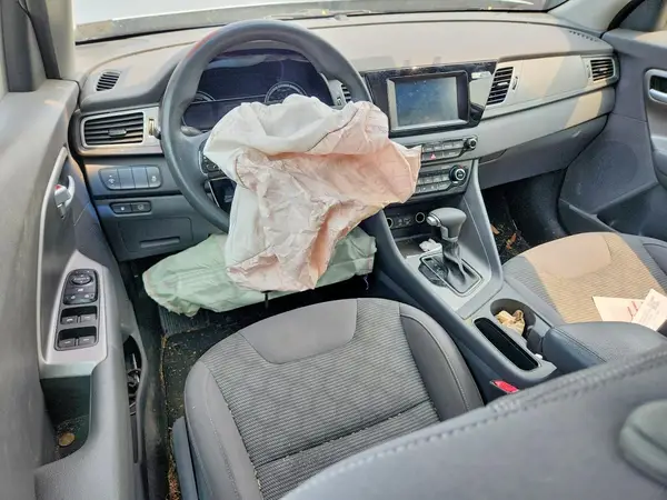 KNDCB3LCXH5044116 2017 KIA NIRO - Image 8