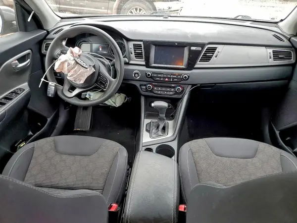 KNDCB3LCXH5050112 2017 KIA NIRO - Image 8