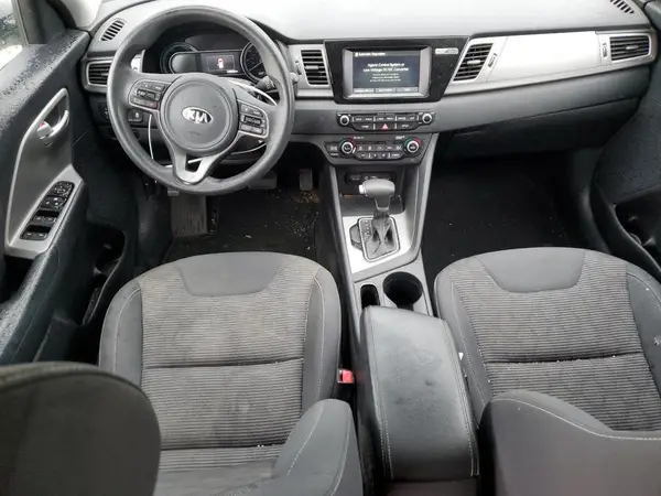 KNDCB3LCXH5050210 2017 KIA NIRO - Image 8