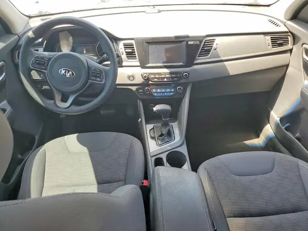 KNDCB3LCXH5053107 2017 KIA NIRO - Image 8