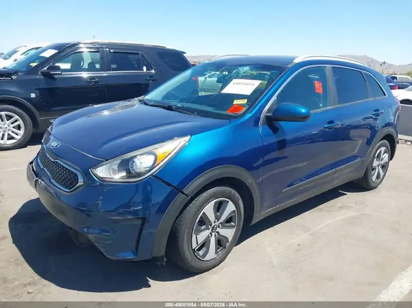 KNDCB3LCXH5057416 2017 KIA NIRO - Image 2