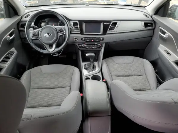 KNDCB3LCXH5062910 2017 KIA NIRO - Image 8