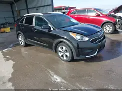 KNDCB3LCXH5063703 2017 KIA NIRO