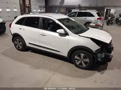 KNDCB3LCXH5064012 2017 KIA NIRO