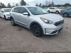 KNDCB3LCXH5067556 2017 KIA NIRO