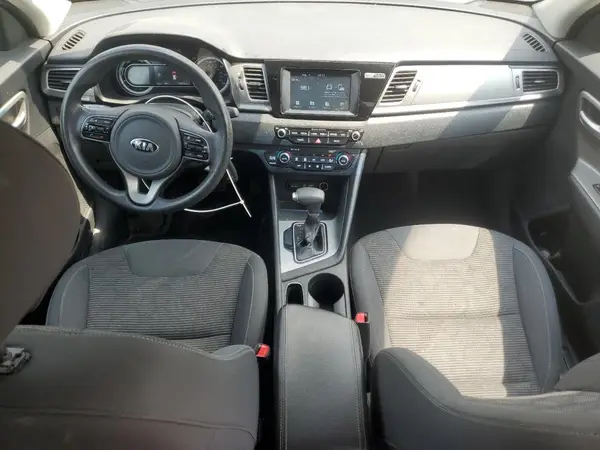 KNDCB3LCXH5076144 2017 KIA NIRO - Image 8